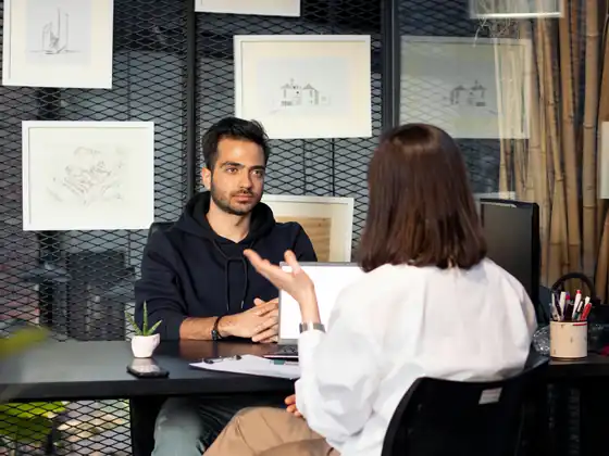 Entretien de recrutement illustrant les difficultés de recrutement et de fidélisation